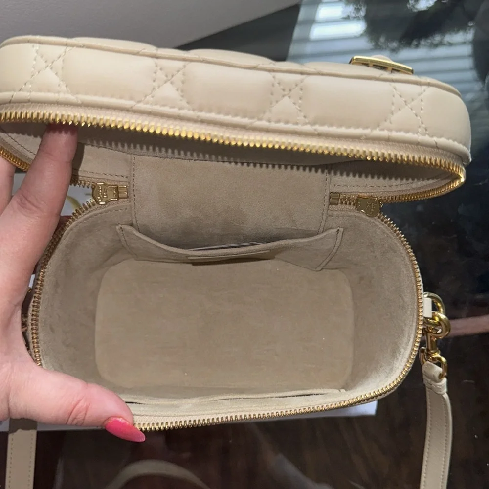 🔥LIKE NEW🔥 Dior Lambskin Cannage Small Diortravel Vanity Case Warm - Picture 12 of 13